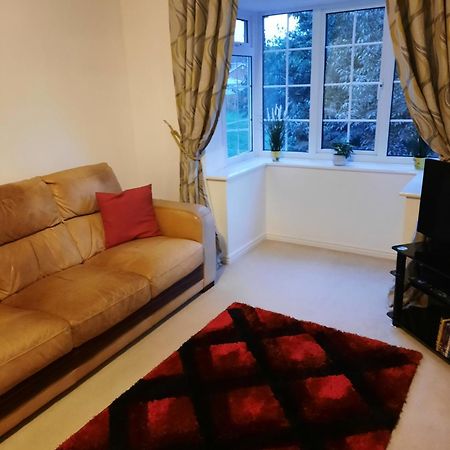 Redmire - 2 Bed 1St Floor Flat Overlooking Green Apartment Darlington  Exterior photo