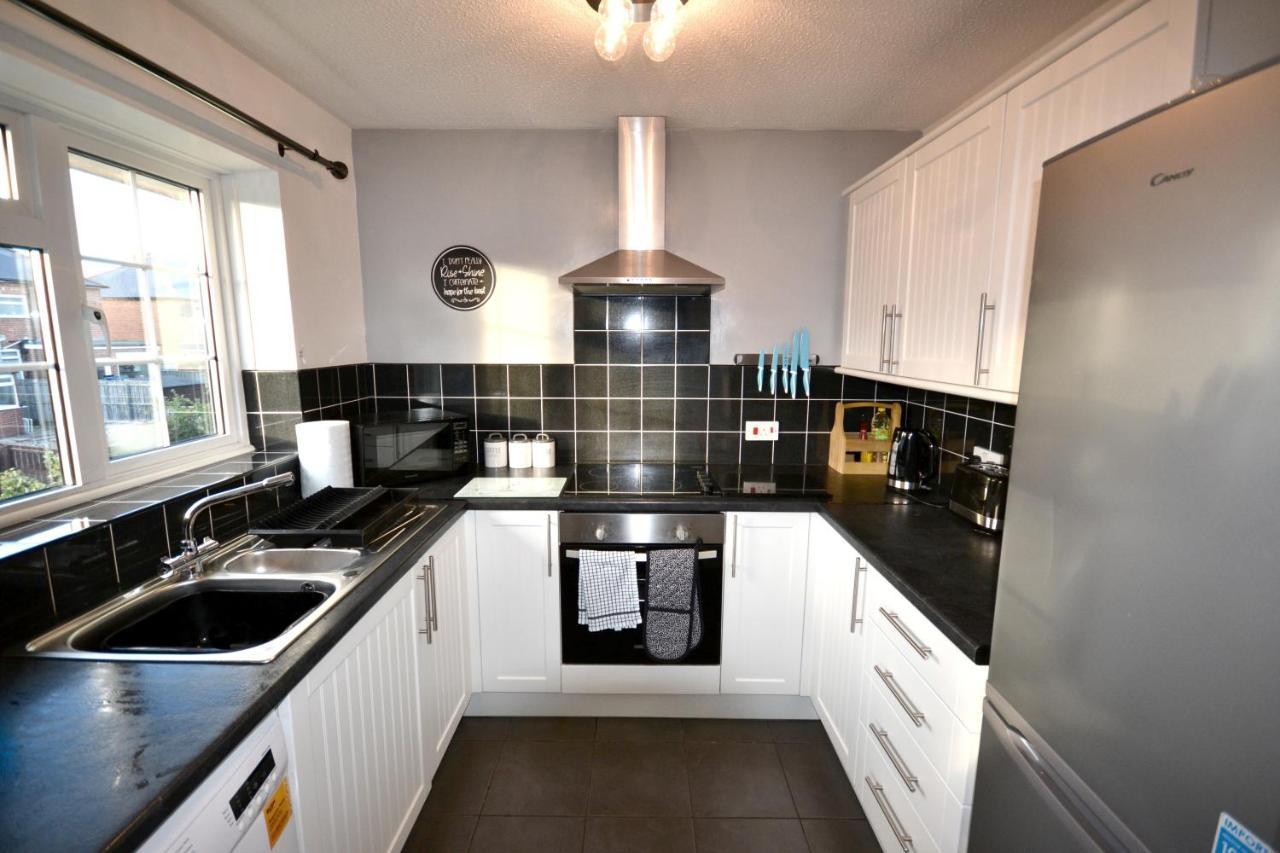 Redmire - 2 Bed 1St Floor Flat Overlooking Green Apartment Darlington  Exterior photo